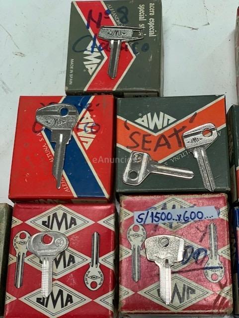 Diverso material para cerrajería.