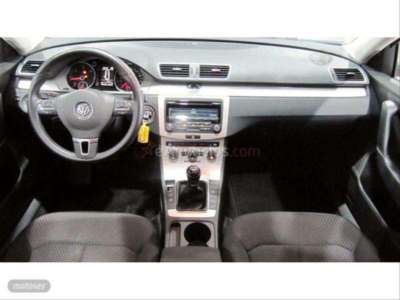 Volkswagen Passat Variant 1.6 TDI 105cv Edition BMot Tech de 2014 con 179.000 Km por 9.500 EUR. en Madrid