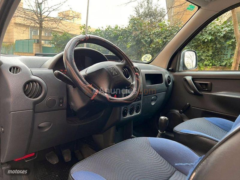 Peugeot Partner Tepee Active 1.6 HDi 92cv de 2011 con 202.000 Km por 4.999 EUR. en Madrid
