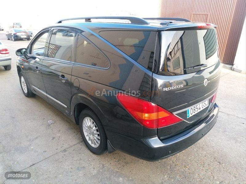 Ssangyong Rodius 270Xdi de 2009 con 110.000 Km por 6.900 EUR. en Salamanca