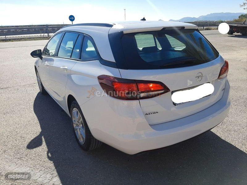 Opel Astra 1.6 CDTi 110 CV Business  ST de 2016 con 210.000 Km por 7.500 EUR. en Murcia