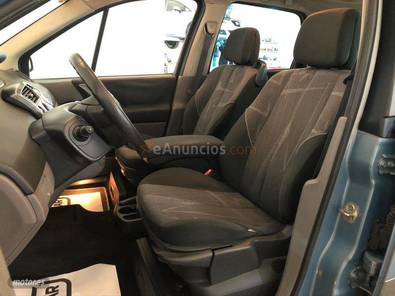 Renault Scenic LUXE DYNAMIQUE 1.9DCI de 2004 con 244.000 Km por 2.790 EUR. en Valencia