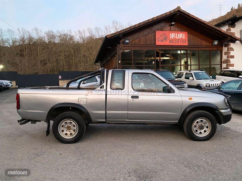 Nissan Pick up 2.5 TD KINGCAB de 2000 con 190.000 Km por 8.900 EUR. en Navarra