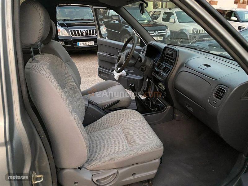 Nissan Pick up 2.5 TD KINGCAB de 2000 con 190.000 Km por 8.900 EUR. en Navarra