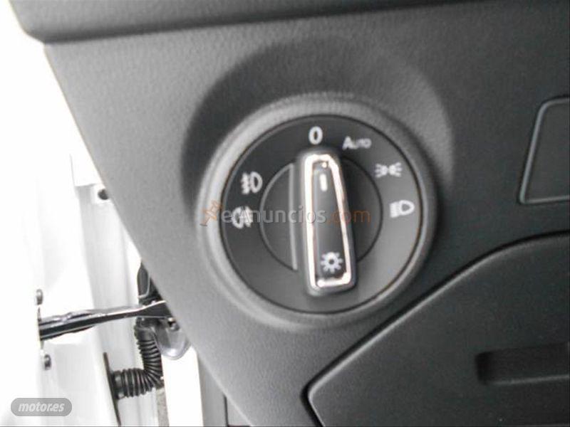 Seat Leon ST 1.6 TDI 85kW 115CV StSp Style de 2019 con 93.775 Km por 15.900 EUR. en Granada