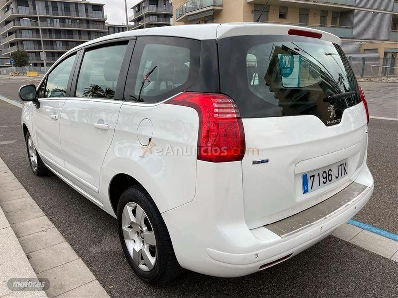 Peugeot 5008 Allure 2.0 BlueHDi 150 FAP de 2016 con 352.000 Km por 6.900 EUR. en Barcelona