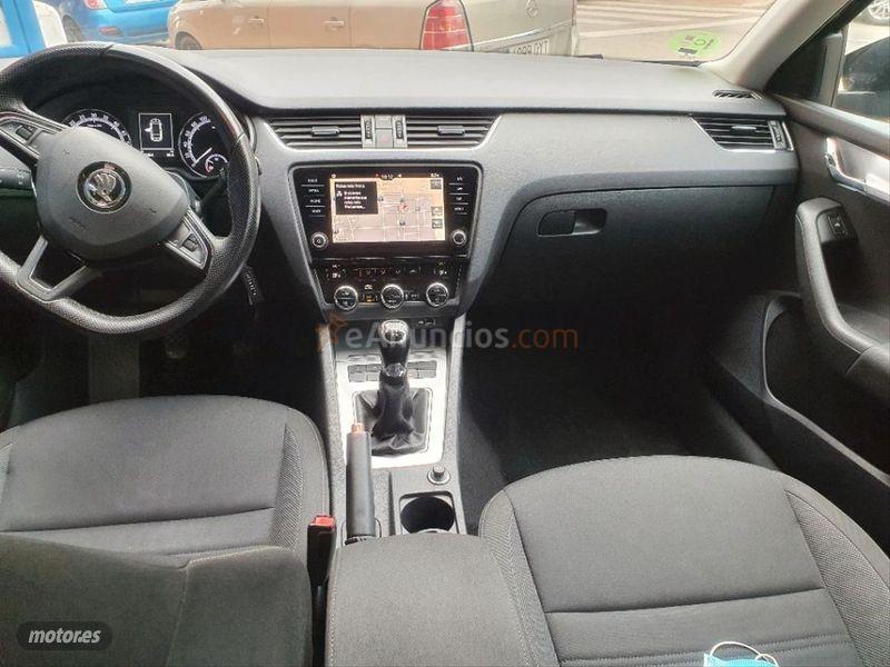 Skoda Octavia Combi 1.6 TDI CR 85KW 115CV Ambition de 2018 con 139.000 Km por 13.999 EUR. en Madrid