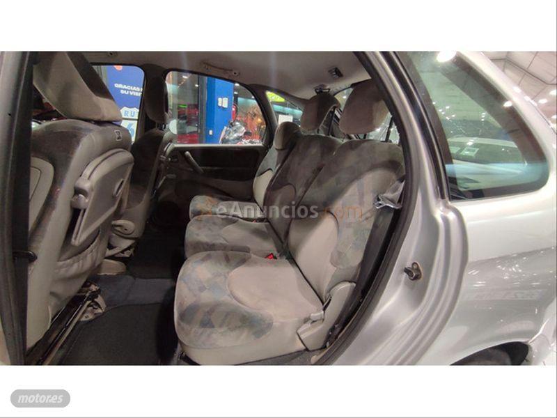 Citroen Xsara Picasso 1.8 16V de 2001 con 105.000 Km por 3.300 EUR. en Madrid