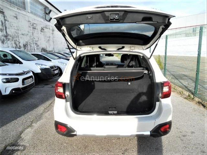Subaru Outback 2.5i Executive Plus CVT Lineartronic AWD de 2018 con 49.000 Km por 26.990 EUR. en Madrid