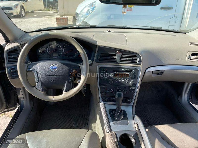 Volvo XC 70 2.4 D5 Summum de 2005 con 326.149 Km por 4.499 EUR. en Madrid
