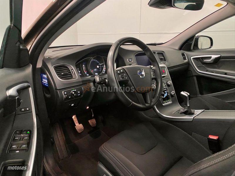 Volvo V 60 2.0 D3 Cross Country de 2017 con 77.800 Km por 22.990 EUR. en Alava