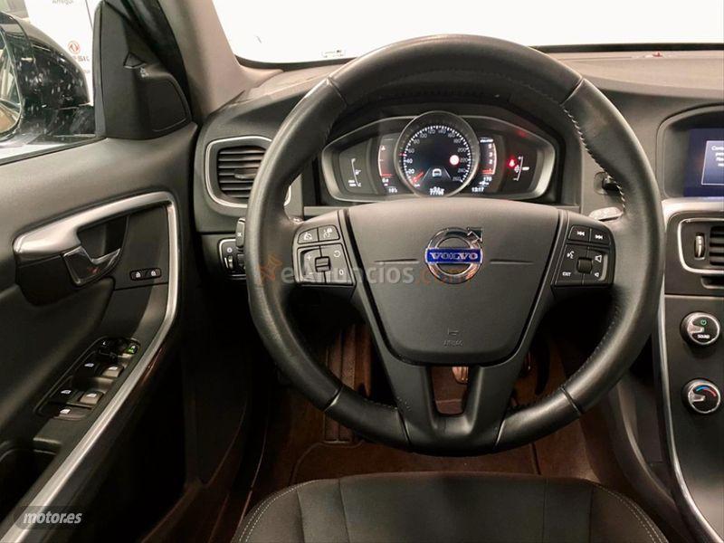 Volvo V 60 2.0 D3 Cross Country de 2017 con 77.800 Km por 22.990 EUR. en Alava