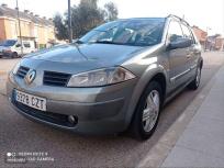 Renault Megane GRAND TOUR LUXE DYNAMIQUE 1.9DCI de 2004 con 271.000 Km por 1.299 EUR. en Madrid