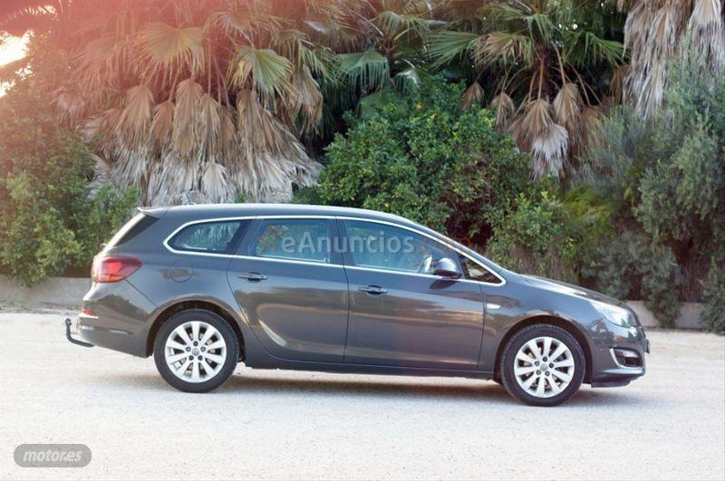 Opel Astra 2.0 CDTi 165 CV Excellence Auto ST de 2015 con 240.700 Km por 9.500 EUR. en Murcia