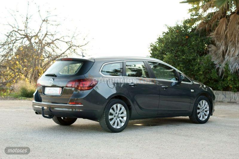 Opel Astra 2.0 CDTi 165 CV Excellence Auto ST de 2015 con 240.700 Km por 9.500 EUR. en Murcia