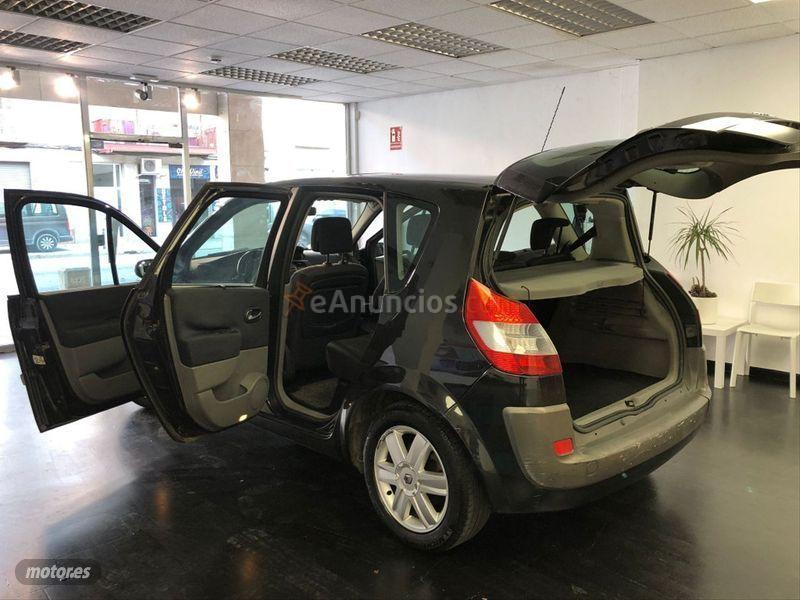 Renault Scenic Confort Dynamique 1.6 16V EU4 de 2006 con 110.000 Km por 4.500 EUR. en Barcelona