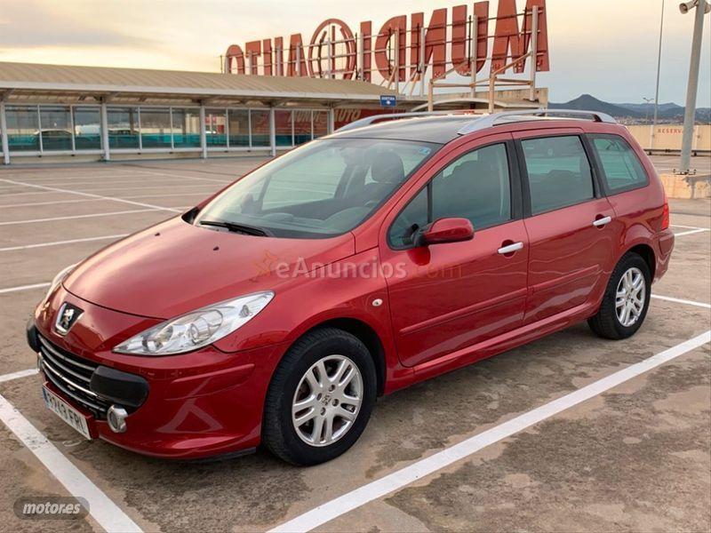 Peugeot 307 SW 1.6 de 2007 con 150.000 Km por 3.500 EUR. en Barcelona