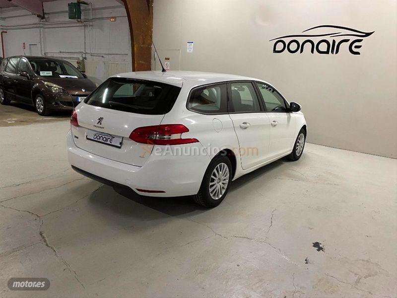 Peugeot 308 Nuevo 308 SW Business Line 1.6 eHDI 115 de 2015 con 178.000 Km por 9.500 EUR. en La Coruna