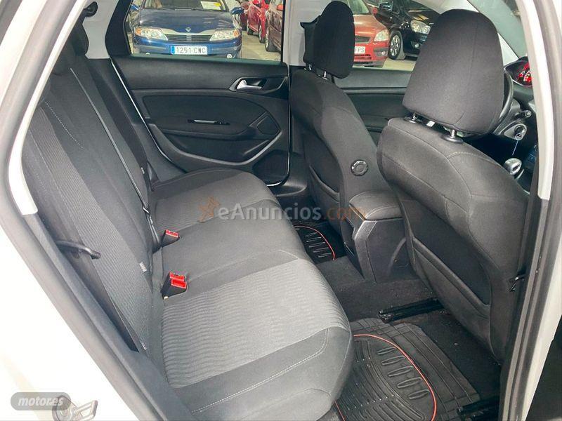 Peugeot 308 Nuevo 308 SW Business Line 1.6 eHDI 115 de 2015 con 178.000 Km por 9.500 EUR. en La Coruna