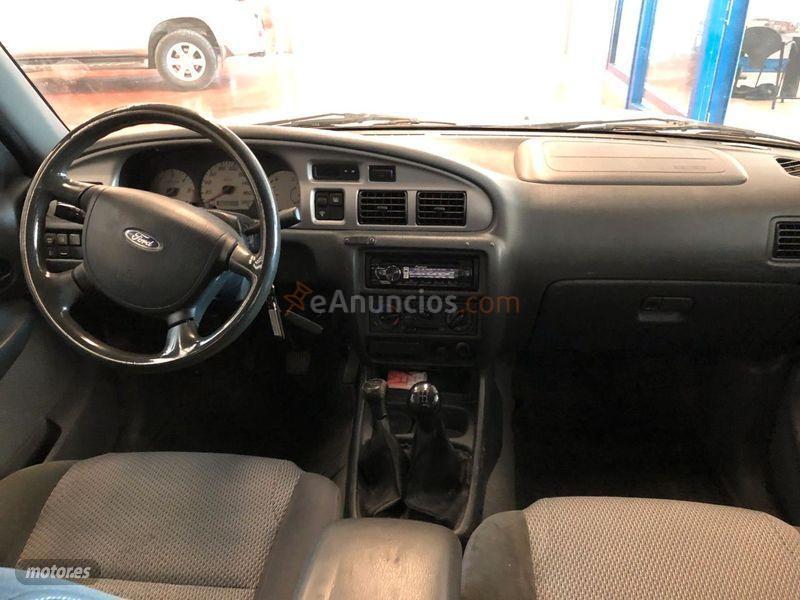 Ford Ranger 2.5 TDi Doble Cabina de 2005 con 280.000 Km por 10.500 EUR. en Jaen