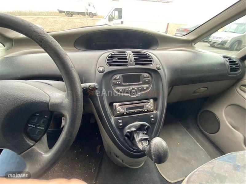 Citroen Xsara Picasso 2.0 HDI de 2000 con 339.600 Km por 2.499 EUR. en Toledo