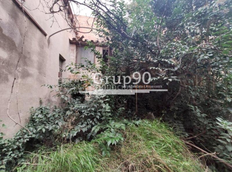 CASA + ALMACÉN + PATIO + TERRAZA,  EN LA BORDETA