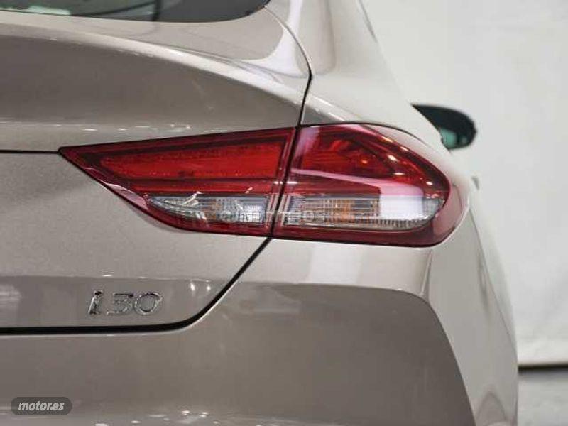 Hyundai i30 1.0 TGDI Tecno 120 de 2018 con 17.900 Km por 16.900 EUR. en Cadiz