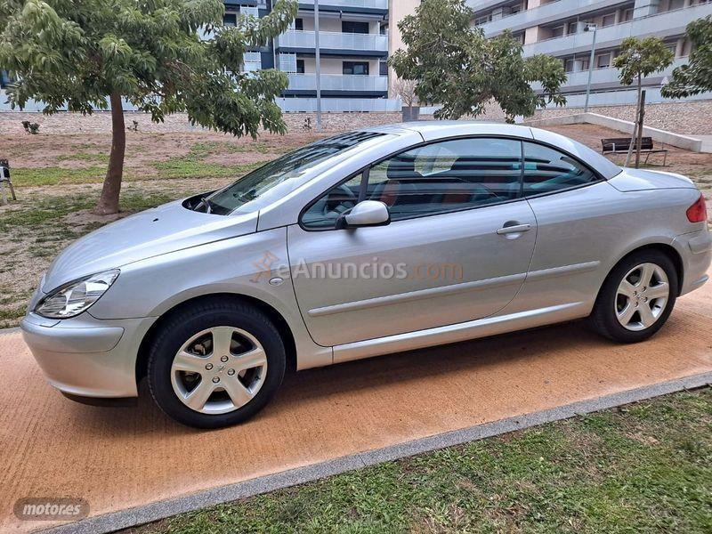Peugeot 307 CC 2.0 16v de 2005 con 26.000 Km por 4.990 EUR. en Barcelona