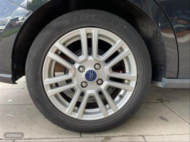 Ford Tourneo Courier 1.0 EcoBoost 100cv Titanium de 2015 con 126.000 Km por 10.490 EUR. en Barcelona