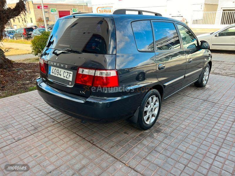 Kia Carens 2.0 CRDi LX de 2003 con 298.000 Km por 2.595 EUR. en Segovia