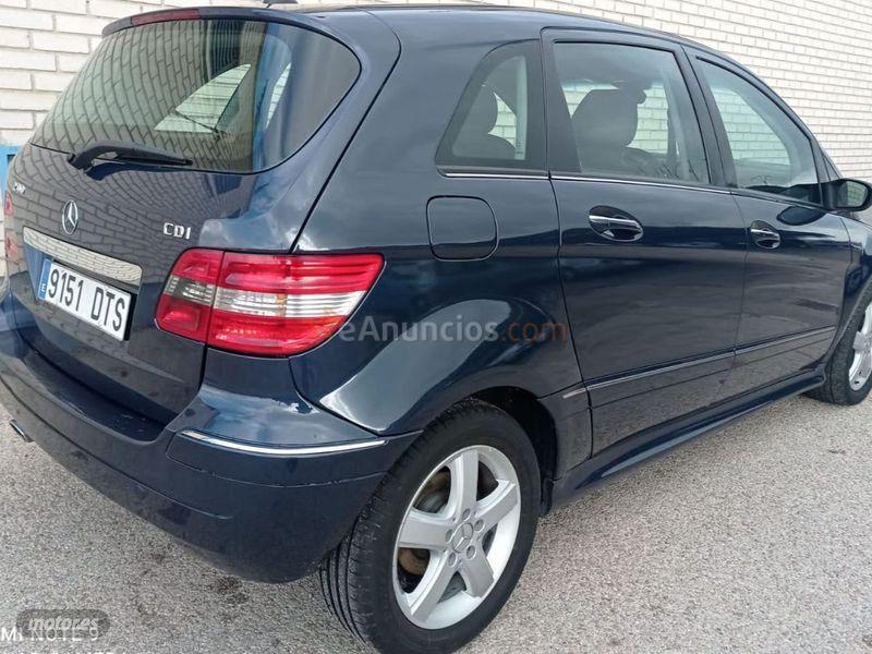 Mercedes Clase B B 200 CDI de 2005 con 235.000 Km por 5.200 EUR. en Madrid