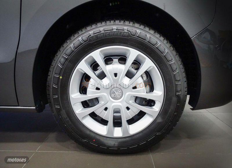 Peugeot e-Traveller Business Elect 100kW Bat 50 kWh Standard de 2021 con 1 Km por 36.250 EUR. en Alicante