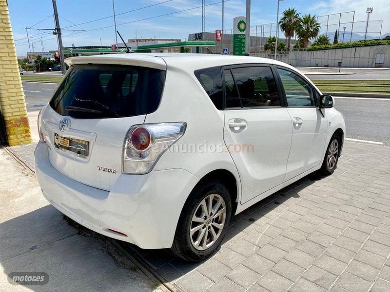 Toyota Verso 2.0 D4D Advance 7pl. de 2012 con 200.000 Km por 6.490 EUR. en Jaen