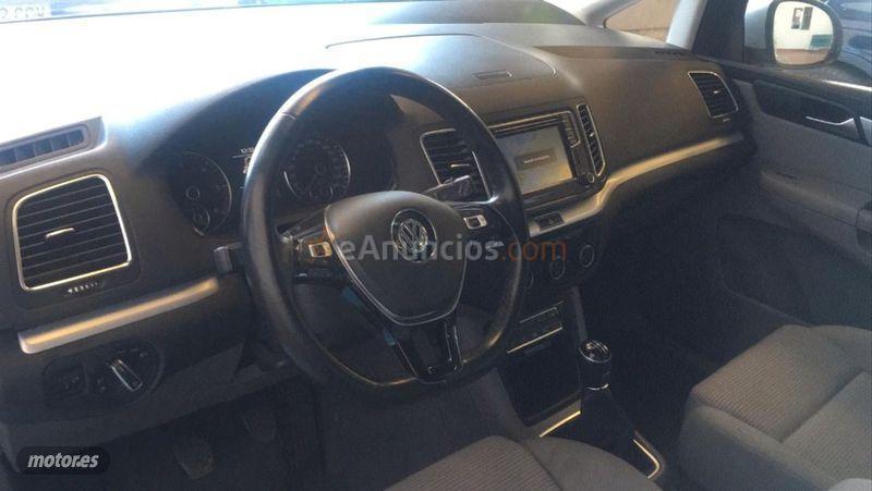 Volkswagen Sharan 2.0 TDI 140cv Travel BlueMotion Tech de 2015 con 260.000 Km por 10.950 EUR. en Madrid