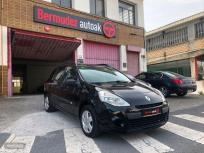Renault Clio Grand Tour Yahoo 1.2 16v 75 de 2011 con 143.000 Km por 5.190 EUR. en Vizcaya