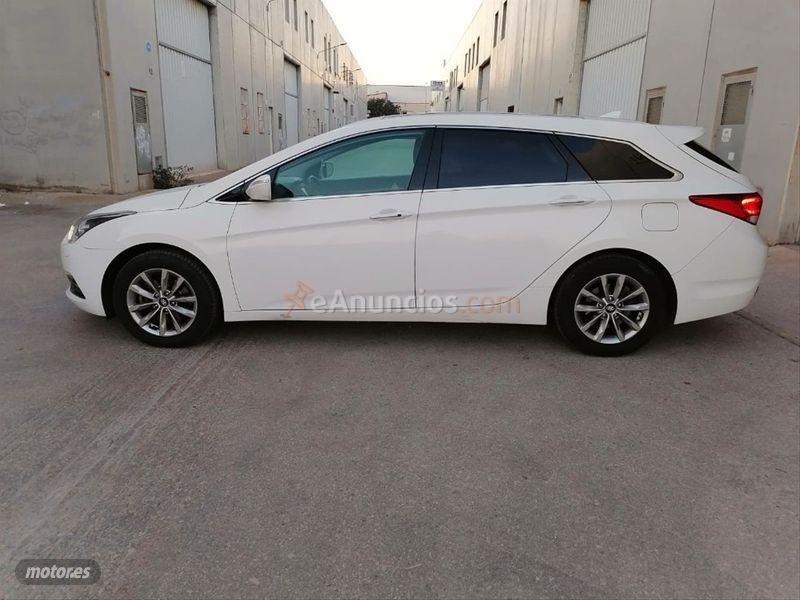 Hyundai i40 CW 1.7CRDi 104kW 141CV BlueDrive Tecno de 2017 con 195.000 Km por 10.900 EUR. en Valencia