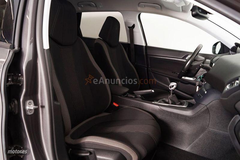 Peugeot 308 SW Style 1.2 PureTech 96KW 130CV SS de 2017 con 51.170 Km por 13.900 EUR. en Barcelona