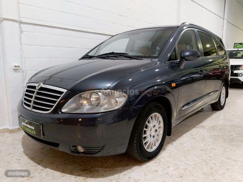 Ssangyong Rodius 270Xdi Limited de 2010 con 168.000 Km por 6.800 EUR. en Sevilla