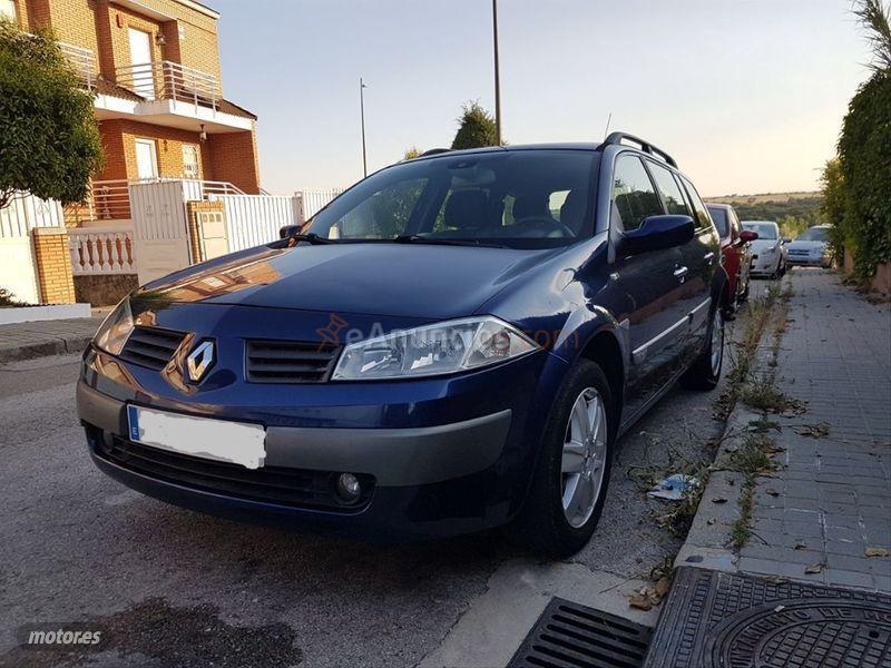 Renault Megane GRAND TOUR CONFORT EXPRESSION 1.6 16V de 2004 con 210.000 Km por 2.350 EUR. en Madrid