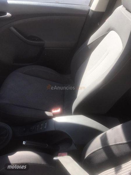 Seat Altea XL 1.6 102cv GLP Reference de 2012 con 290.000 Km por 3.600 EUR. en Badajoz