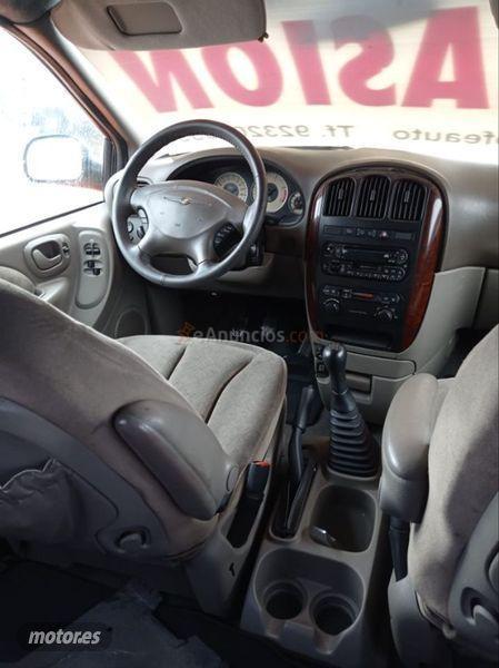 Chrysler Voyager LX 2.5 CRD de 2002 con 146.000 Km por 7.500 EUR. en Salamanca