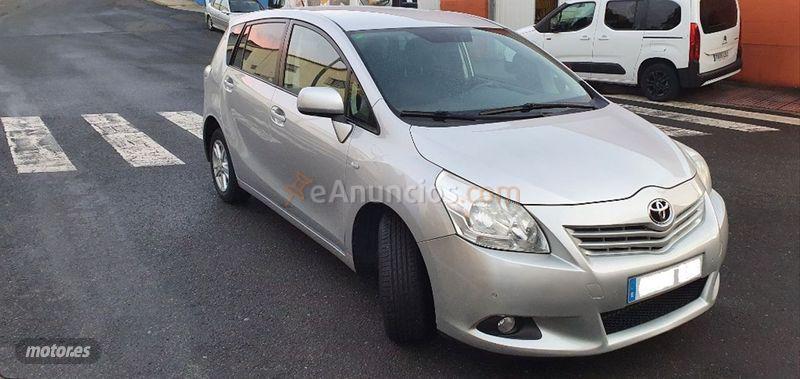 Toyota Verso 2.0 D4D Live 5pl. de 2010 con 290.000 Km por 6.350 EUR. en La Coruna