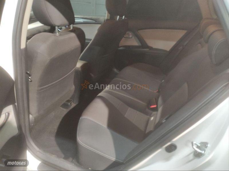 Toyota Avensis 1.6 115D ADVANCE TS de 2016 con 199.000 Km por 9.500 EUR. en Asturias
