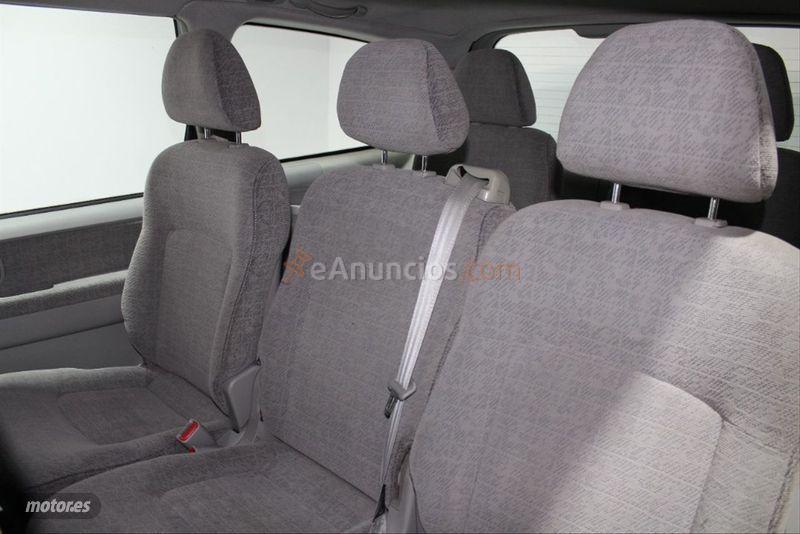 Hyundai Trajet 2.0 16v GLS de 2006 con 230.000 Km por 4.490 EUR. en Barcelona