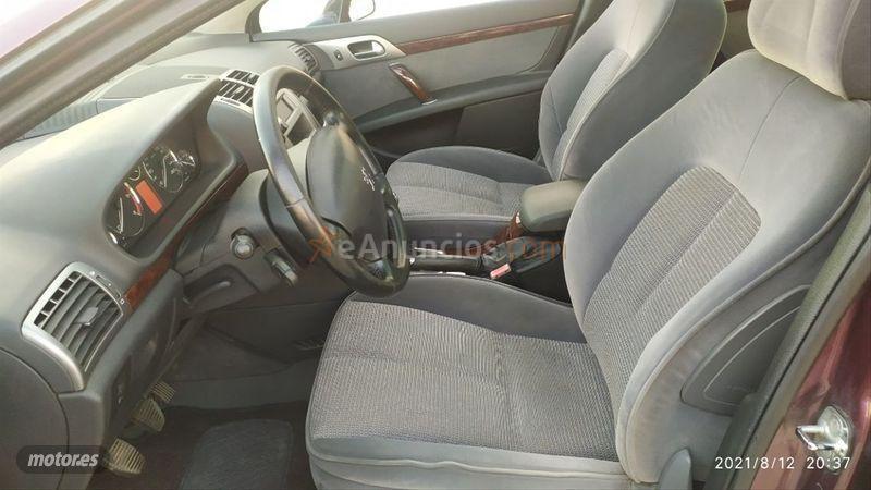 Peugeot 407 SW Premium HDI 136 de 2008 con 227.000 Km por 2.700 EUR. en Palencia