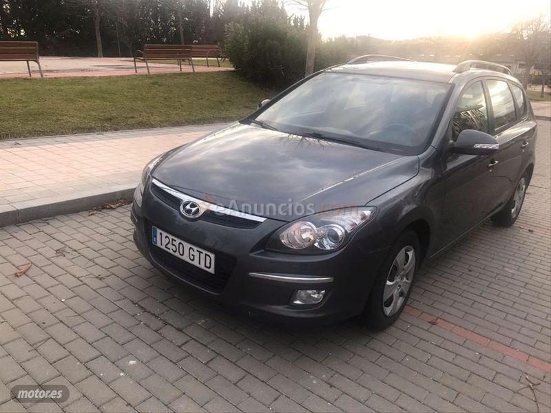 Hyundai i30 CW 1.6 CRDi 90cv Comfort de 2010 con 290.000 Km por 3.499 EUR. en Burgos