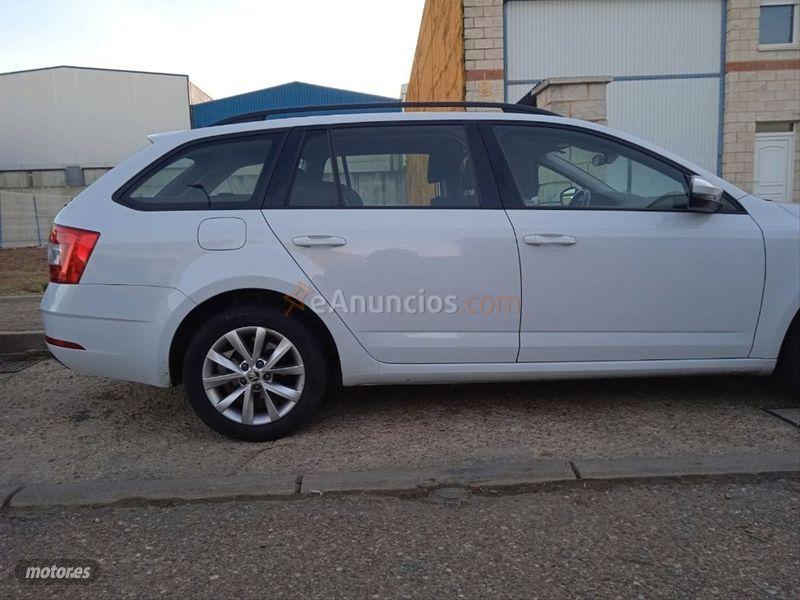 Skoda Octavia Combi 1.6 TDI CR 85KW 115CV Active de 2017 con 178.000 Km por 10.490 EUR. en Palencia