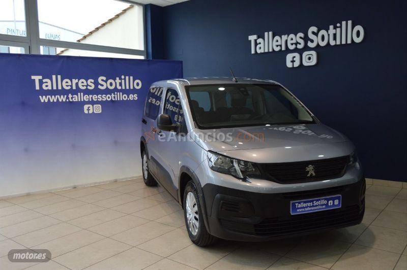 Peugeot Rifter Active Pack Standard BlueHDi 73kW de 2021 con 8.478 Km por 21.990 EUR. en Avila