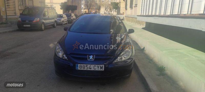 Peugeot 307 CC 1.6 16v de 2004 con 176.400 Km por 2.990 EUR. en Alicante