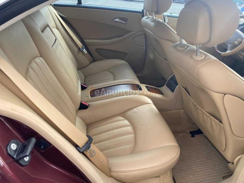 Mercedes Clase CLS nacional con libro de mantenimiento al dia 